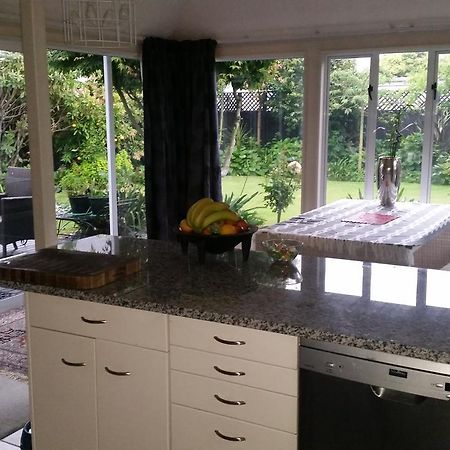 Berni'S Boutique Bnb Christchurch Exteriör bild