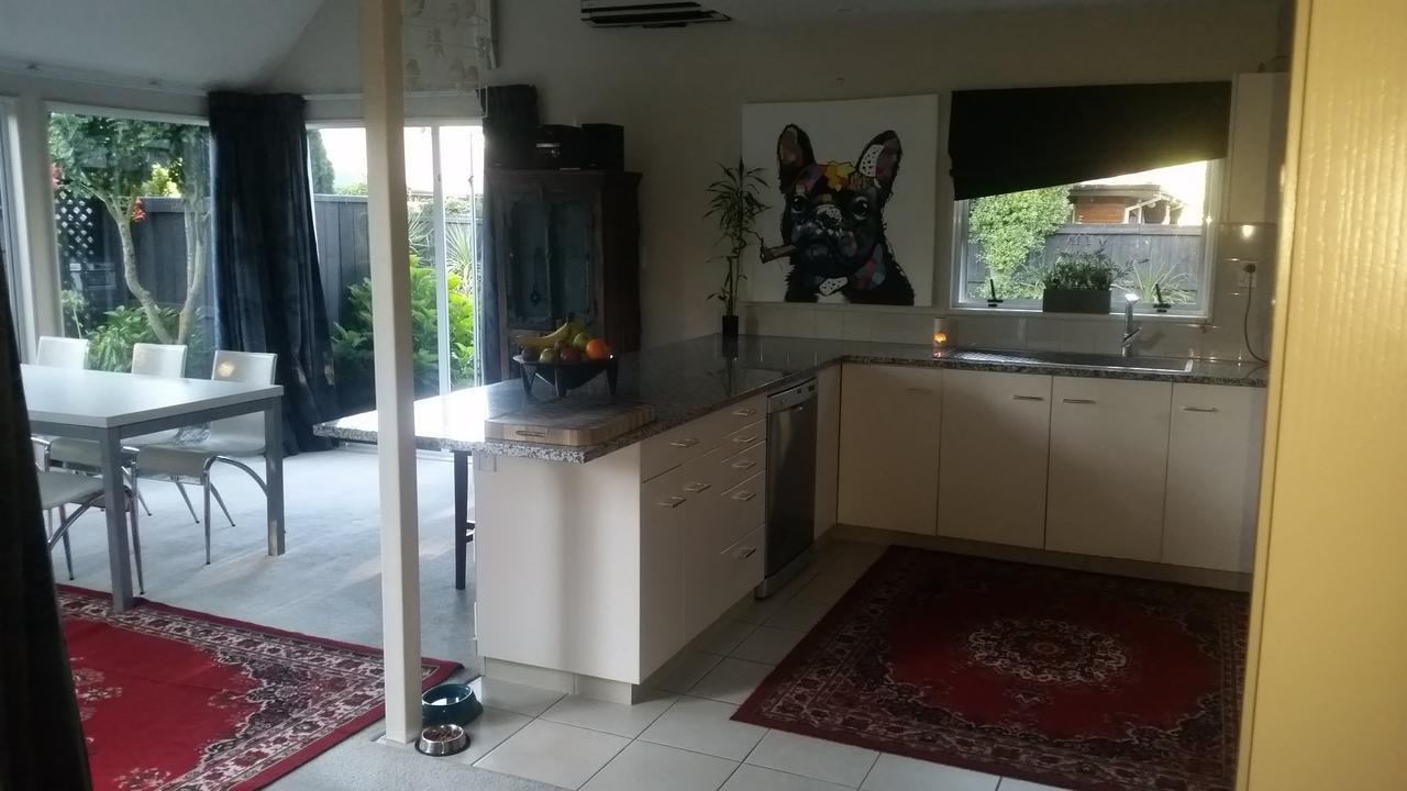 Berni'S Boutique Bnb Christchurch Exteriör bild