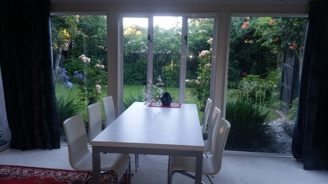 Berni'S Boutique Bnb Christchurch Exteriör bild